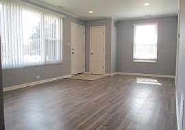 Nice 2beds 1bath in Homewood, IL (Photo 2 of 8)