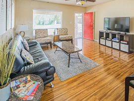 Charming 4bedroom Home in Tempe, AZ (Photo 4 of 12)