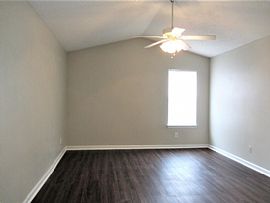 305 Martin Dr Birmingham, Al 35215 in Birmingham, AL (Photo 5 of 8)