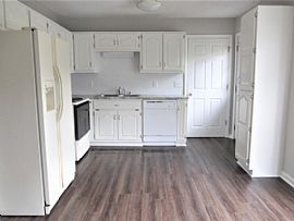 305 Martin Dr Birmingham, Al 35215 in Birmingham, AL (Photo 6 of 8)