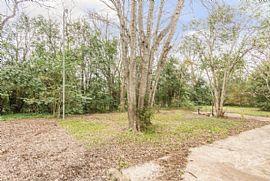 2734 S Colonial Dr Montgomery, Al 36111 in Montgomery, AL (Photo 3 of 10)