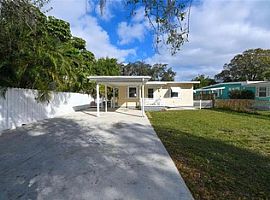 Welcome to This Charming and Completely Updated 2 Bedroom 2 Bat in Sarasota, FL (Photo 7 of 11)