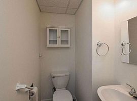 Welcome to This Charming and Completely Updated 2 Bedroom 2 Bat in Sarasota, FL (Photo 8 of 11)