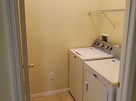 1 Bed 1 Bath 782 Square Feet  in Orlando, FL (Photo 3 of 5)