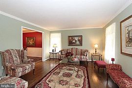 4 Beds 4 Baths 2,842 Sqft in Gaithersburg, MD (Photo 2 of 12)