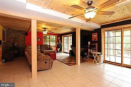 4 Beds 4 Baths 2,842 Sqft in Gaithersburg, MD (Photo 9 of 12)