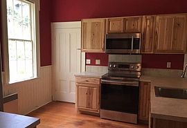 99 Main Street 99 Main St Cathlamet, in Cathlamet, WA (Photo 6 of 7)