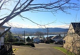 440 S 2nd St Cathlamet in Cathlamet, WA (Photo 4 of 8)