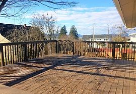 440 S 2nd St Cathlamet in Cathlamet, WA (Photo 6 of 8)