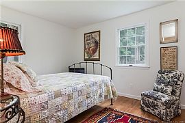 54 Jacobs Ln Guilford, Ct 06437 in Guilford, CT (Photo 7 of 9)