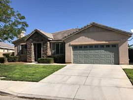 4 Beds 3 Baths in Palmdale, CA