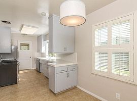 2710 Bagley Ave Los Angeles, Ca 90034 3 Beds 2 Baths 1,917 Sqft in Los Angeles, CA (Photo 2 of 12)