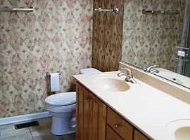 1112 N Oakwood Dr Fox Lake, Il  in Fox Lake, IL (Photo 7 of 12)