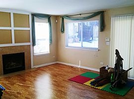 1112 N Oakwood Dr Fox Lake, Il  in Fox Lake, IL (Photo 9 of 12)