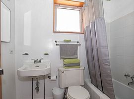 185 Lakeside Pl Highland Park, Il  in Highland Park, IL (Photo 10 of 12)