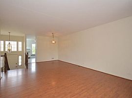 917 Burgess Cir Buffalo Grove,  in Buffalo Grove, IL (Photo 8 of 12)