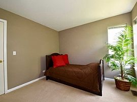 2932 Falling Waters Ln Lindenhurst, Il  in Lindenhurst, IL (Photo 7 of 12)