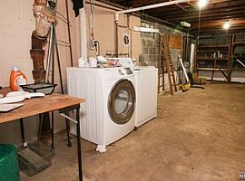 97 Prospect St Paramus, Nj 07652 3 Beds 1 Bath 1,324 Sqft in Paramus, NJ (Photo 10 of 12)