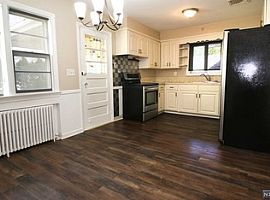 97 Prospect St Paramus, Nj 07652 3 Beds 1 Bath 1,324 Sqft in Paramus, NJ (Photo 8 of 12)