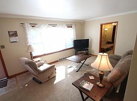 3131 S Nevada St Milwaukee, Wi 53207 in Milwaukee, WI (Photo 3 of 12)