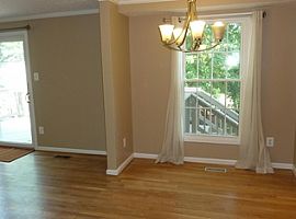 12260 Streamvale Cir Herndon, in Herndon, VA (Photo 3 of 12)