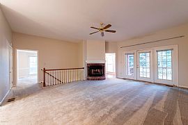 Awesome Home in Spring Creek Subdivisionlocation! in Louisville, KY (Photo 2 of 9)