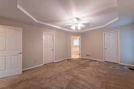Awesome Home in Spring Creek Subdivisionlocation! in Louisville, KY (Photo 5 of 9)