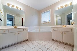 Awesome Home in Spring Creek Subdivisionlocation! in Louisville, KY (Photo 6 of 9)