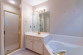 Awesome Home in Spring Creek Subdivisionlocation! in Louisville, KY (Photo 7 of 9)