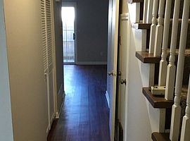  This Charming Town Home Condominium Is in Located in St. in Saint Matthews, KY (Photo 4 of 10)