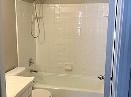  This Charming Town Home Condominium Is in Located in St. in Saint Matthews, KY (Photo 6 of 10)