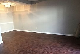  This Charming Town Home Condominium Is in Located in St. in Saint Matthews, KY (Photo 9 of 10)