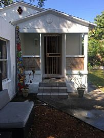 A Comfortable House to Leave with Great Family. in Miami, FL (Photo 2 of 9)