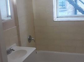 320 S Orange Ave Apt 4e Newark in Newark, NJ (Photo 2 of 7)