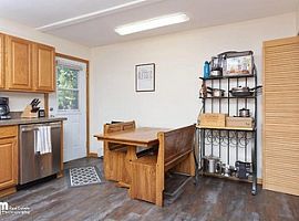 2936 Will Rogers Pl Anchorage, Ak in Anchorage, AK (Photo 10 of 12)