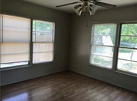 1317 S 47th St Temple, Tx 76504 3 Beds 2 Baths 1,268 Sqft in Temple, TX (Photo 10 of 12)