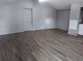 907 E 24th St Houston, Tx 77009 2 Beds 1 Bath 1,200 Sqft in Houston, TX (Photo 2 of 12)