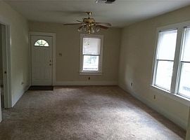 907 E 24th St Houston, Tx 77009 2 Beds 1 Bath 1,200 Sqft in Houston, TX (Photo 8 of 12)