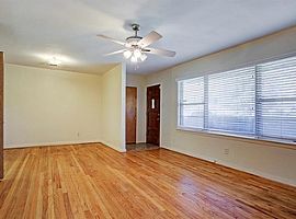 2219 Saxon Dr Houston, Tx 77018 3 Beds 1 Bath 1,110 Sqft in Houston, TX (Photo 9 of 12)