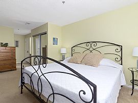 Newly Remodeled 2 Bedroom Condo 1 1/2 Blocks From The Beach  in Virginia Beach, VA (Photo 7 of 12)