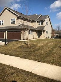 891 Hickory Creek Dr, Oconomowoc,  in Oconomowoc, WI