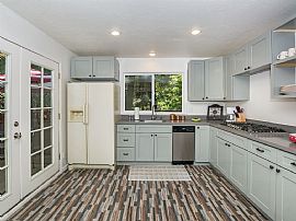 Chalet in The Forest - Modern Rustic Vibe in Los Angeles, CA (Photo 4 of 12)