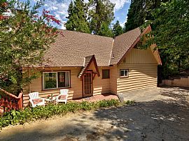 Chalet in The Forest - Modern Rustic Vibe in Los Angeles, CA (Photo 7 of 12)