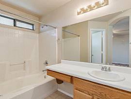 Beautiful Home For Rent 3br, 2bth in Peoria, AZ (Photo 2 of 7)