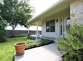 3 Bedroom Home in Austin, TX (Photo 2 of 12)