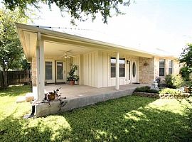 3 Bedroom Home in Austin, TX (Photo 5 of 12)