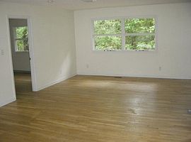 102 Pearl Ln Chapel Hill, Nc 27517 4 Beds 2 Baths 2,000 Sqft in Chapel Hill, NC (Photo 3 of 12)