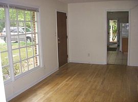 102 Pearl Ln Chapel Hill, Nc 27517 4 Beds 2 Baths 2,000 Sqft in Chapel Hill, NC (Photo 6 of 12)