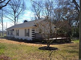 6300 Monroe Rd Charlotte, Nc 28212 3 Beds 2 Baths 1,483 Sqft in Charlotte, NC (Photo 4 of 10)