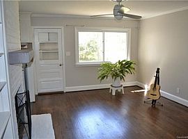 6300 Monroe Rd Charlotte, Nc 28212 3 Beds 2 Baths 1,483 Sqft in Charlotte, NC (Photo 6 of 10)